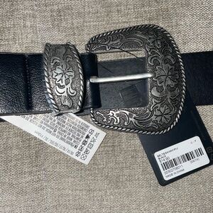 Elegant Black Leather Belt with Silver Buckle